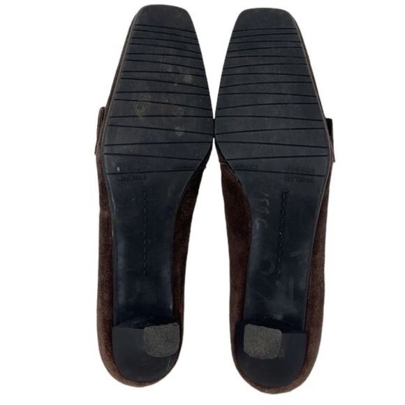 Stuart Weitzman Brown Suede Kitten Heel Pumps, size 8N - Picture 8 of 11